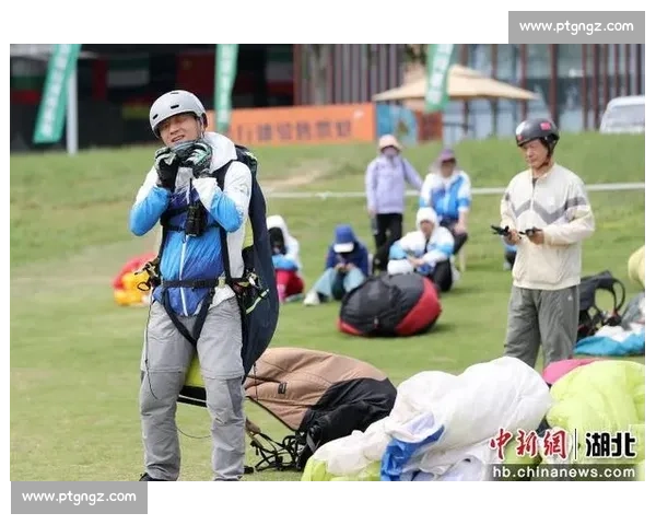 逐风蓝天竞技梦想全国滑翔伞精英挑战赛巅峰对决荣耀启航盛会 - 副本 (3) - 副本 - 副本 - 副本 - 副本